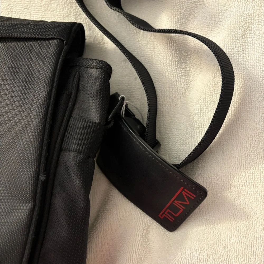 Tumi Black Messenger Bag Ex Cond